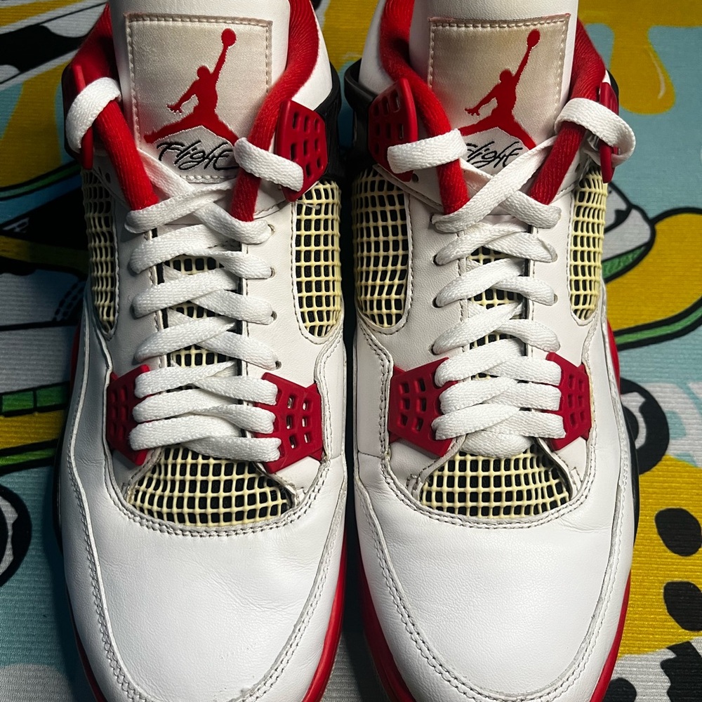 Jordan 4 Fire Red (2020) size 13 - Picture 4 of 5
